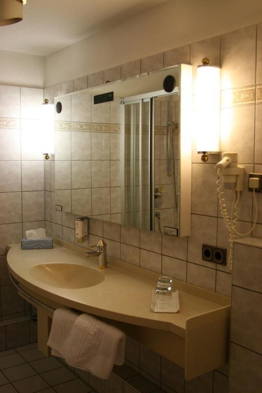 Hotel La Vigie & Ristorante Belvedere Duisburg Pokoj fotografie
