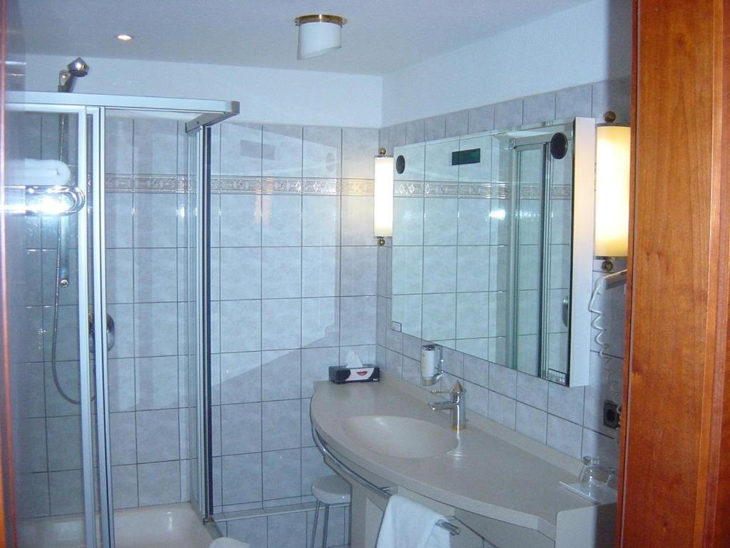 Hotel La Vigie & Ristorante Belvedere Duisburg Pokoj fotografie